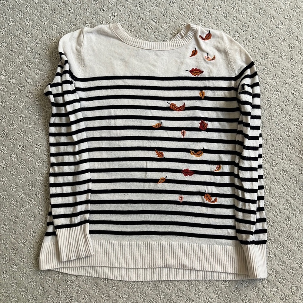 Fall LOFT embroidered leaf sweater 🍁🍂